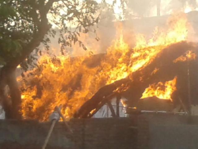 A station officer died of a bullet injury after encroachers fired at police during an anti-encroachment drive in Mathura’s Jawahar Bagh area(HT Photo)