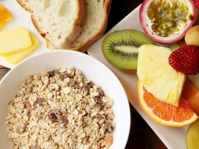 Eating the right amount of fibre from breads, cereals and fruits can help us avoid disease and disability into old age. (Shutterstock) Eating the right amount of fibre from breads, cereals and fruits can help us avoid disease and disability into old age. (Shutterstock)