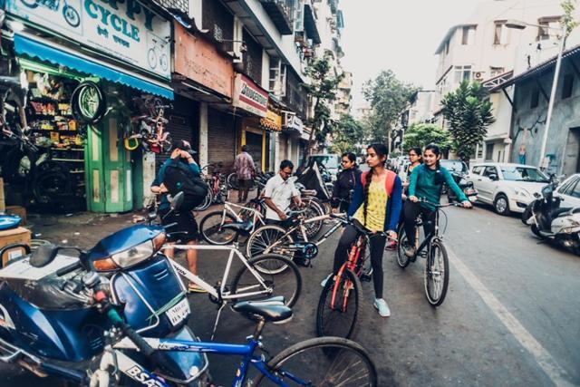 A cycling group in Mumbai A cycling group in Mumbai