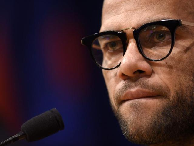 Alves is under contract with Barcelona until June 2017.(AFP)