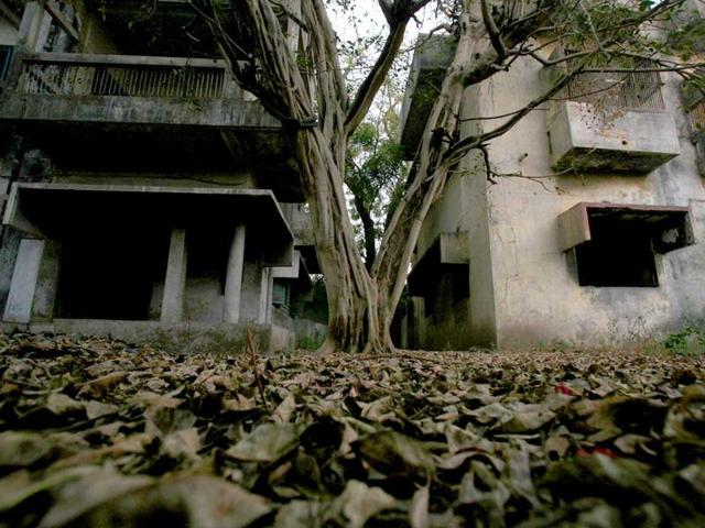 The damaged buildings of the Gulberg Society of Ahmedabad. Verdict is expected on June 2, 2016, in the Gulberg Society massacre case in which 69 people were killed during the post-Godhra riots in Gujarat in 2002.(Manoj Patil / HT Photo)