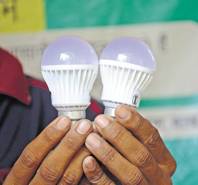 The discom has procured 1.4 lakh LED bulbs for sale in the Ghaziabad zone. (Sakib Ali/HT) The discom has procured 1.4 lakh LED bulbs for sale in the Ghaziabad zone. (Sakib Ali/HT)