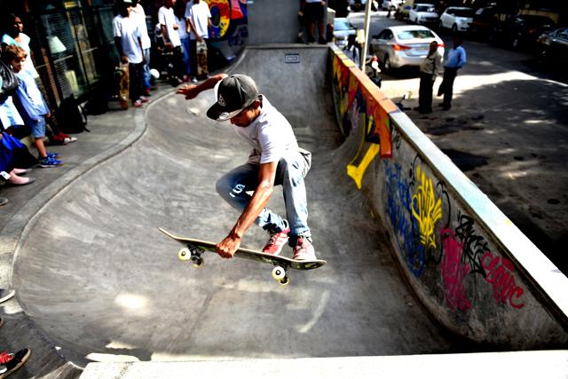 A monthly skateboarders meet-up at Khar Social, Khar, Mumbai(Aalok Soni/HT)