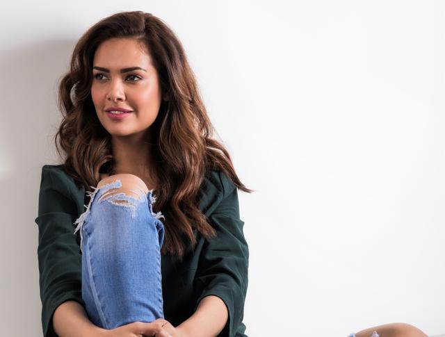 Actor Esha Gupta says we are lucky that we have water and should save it for those who don’t. (Aalok Soni/HT Photo) Actor Esha Gupta says we are lucky that we have water and should save it for those who don’t. (Aalok Soni/HT Photo)