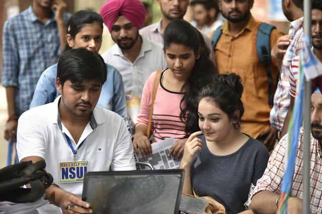 The number of applications for Delhi University undergraduate courses crossed 1 lakh within just three days of the opening of the admission process. (Hindustan Times) The number of applications for Delhi University undergraduate courses crossed 1 lakh within just three days of the opening of the admission process. (Hindustan Times)