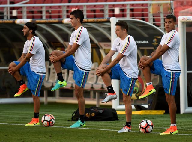 Members of the Colombia football team train before their opening Copa America 2016 match against the US at the Levi's Stadium in Santa Clara. (AFP Photo)