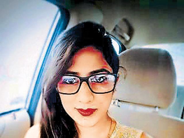 Divya, a 19-year-old aspiring model, presumably holds the key in the Gadoli ‘encounter’ case, as the Mumbai and Gurgaon police argue over the authenticity of the encounter. It is being alleged that the Gurgaon police used Divya as a honeytrap to reach Gadoli. (HT Photo) Divya, a 19-year-old aspiring model, presumably holds the key in the Gadoli ‘encounter’ case, as the Mumbai and Gurgaon police argue over the authenticity of the encounter. It is being alleged that the Gurgaon police used Divya as a honeytrap to reach Gadoli. (HT Photo)