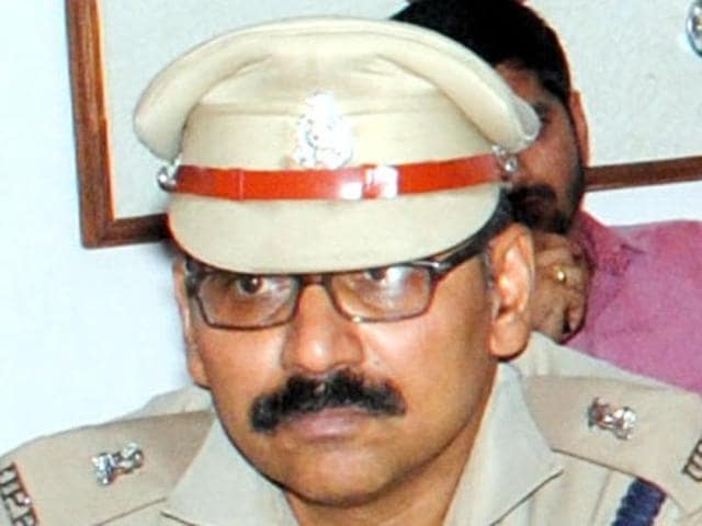 A file photo of Superintendent of Police Mukul Dwivedi, who died after clashes between police and encroachers, believed to be of Azad Bharat Vidhik Vaicharik Kranti Satyagrahi, who were being evicted from Jawahar Bagh in Mathura on June 02, 2016. (Hindustan Times)