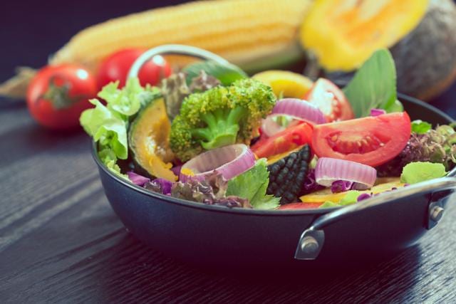Saif says that starving is not a good idea for a healthy body. (Shutterstock photo) Saif says that starving is not a good idea for a healthy body. (Shutterstock photo)