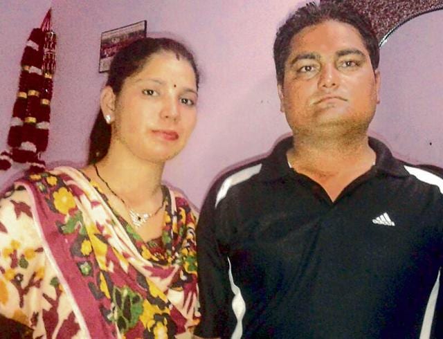 Tara Chand with his wife Priya.(HT Photo)