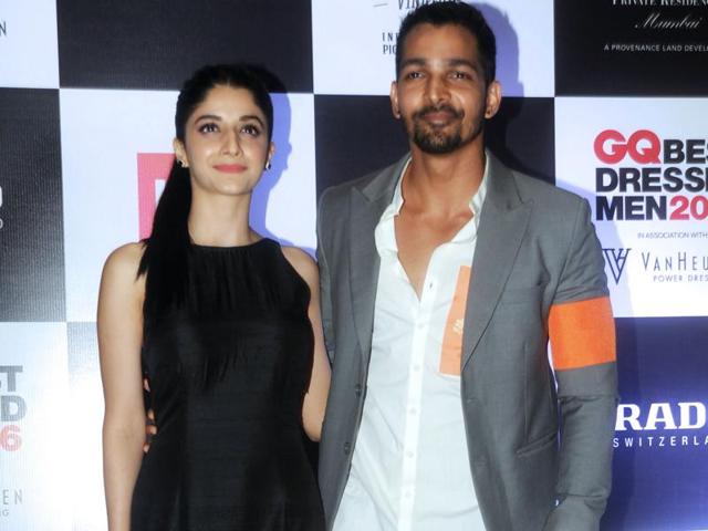 Pakistani VJ, model and actress Mawra Hussain (L) and Bollywood actor Harshavardhan Rane attend the awards in Mumbai on June 2. (AFP)
