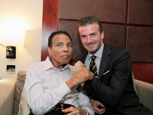 David Beckham and boxing legend Muhammad Ali (L) pose for a photograph. (REUTERS photo) David Beckham and boxing legend Muhammad Ali (L) pose for a photograph. (REUTERS photo)