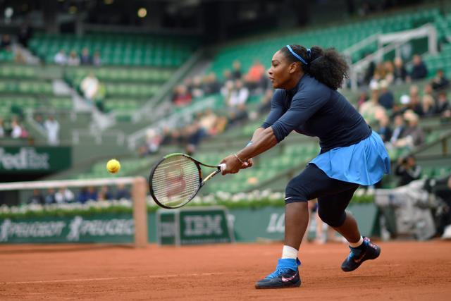 US player Serena Williams returns the ball to Netherlands' Kiki Bertens during their women's semifinal match at the Roland Garros 2016 French Tennis Open. (AFP Photo) US player Serena Williams returns the ball to Netherlands' Kiki Bertens during their women's semifinal match at the Roland Garros 2016 French Tennis Open. (AFP Photo)
