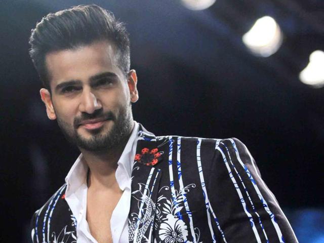 Karan Tacker met and interacted with the members of the tribal community recently in Mumbai. Karan Tacker met and interacted with the members of the tribal community recently in Mumbai.