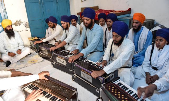 Students from all age groups attending the classical ‘sangeet gurmat’ classes at Damdami Taksal campus on Saturday. (Gurpreet Singh/HT Photo) Students from all age groups attending the classical ‘sangeet gurmat’ classes at Damdami Taksal campus on Saturday. (Gurpreet Singh/HT Photo)
