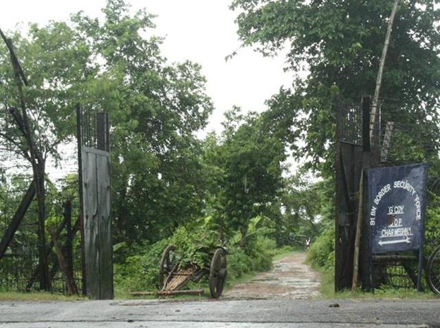 The gate to Charmeghna village. (Halim Mondal/HT Photo) The gate to Charmeghna village. (Halim Mondal/HT Photo)