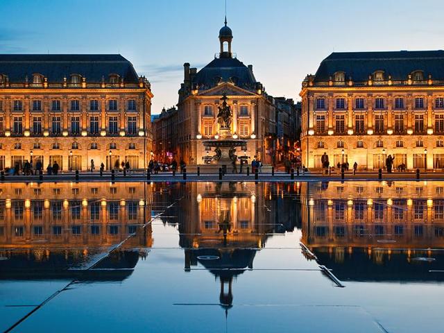 Picture of the reflecting pool at Place de la Bourse in Bordeaux, France. (Pinterest) Picture of the reflecting pool at Place de la Bourse in Bordeaux, France. (Pinterest)