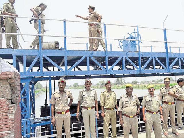 The two regulators are among the vital installations in Ghaziabad and supply a major quantity of Ganga water to Delhi. (Sakib Ali/HT Photo) The two regulators are among the vital installations in Ghaziabad and supply a major quantity of Ganga water to Delhi. (Sakib Ali/HT Photo)