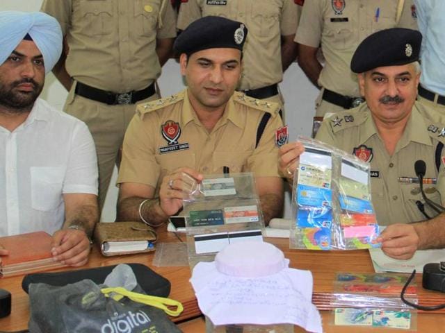 SSP Gurmeet Singh Chauhan addressing the media at Police Lines in Patiala on Sunday. (Bharat Bhushan/HT Photo) SSP Gurmeet Singh Chauhan addressing the media at Police Lines in Patiala on Sunday. (Bharat Bhushan/HT Photo)