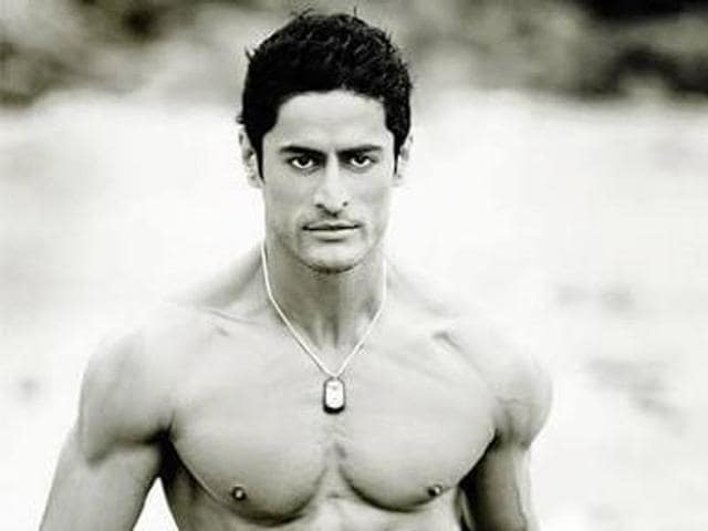 Actor Mohit Raina says that playing the same character for a long period of time can get monotonous.