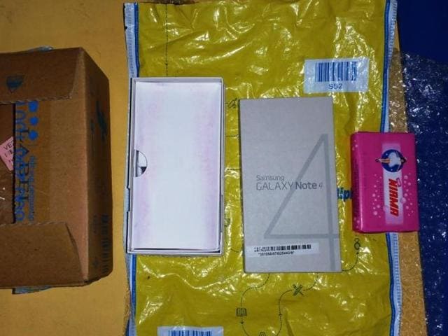 The Malabar Hill police registered a case of cheating against online shopping portal Flipkart for delivering a bar of soap to a customer who had ordered a Samsung Galaxy Note 4.(HT Photo)