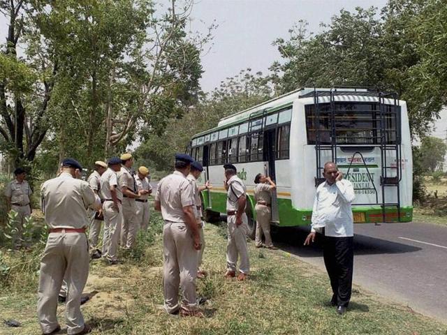 Policemen check a passenger bus hit by a low-intensity explosion near Bhuna in Fatehabad district.(PTI File Photo) Policemen check a passenger bus hit by a low-intensity explosion near Bhuna in Fatehabad district.(PTI File Photo)