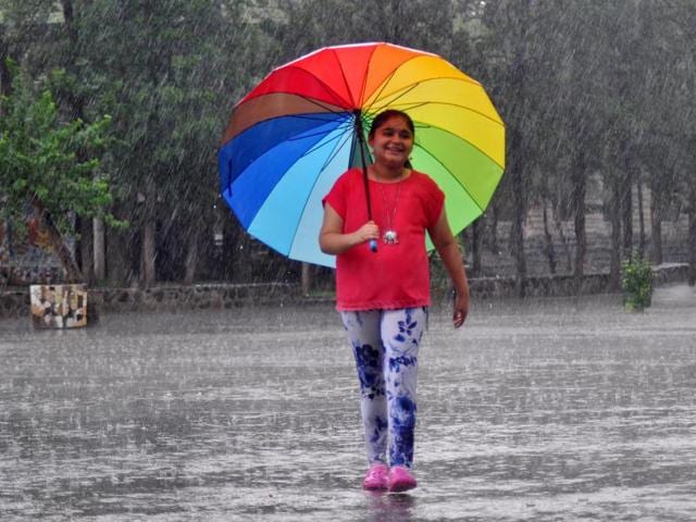 Little kids, without a worry in the world, made the most of the lovely, cool weather. (Karun Sharma/ HT Photo )