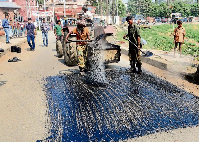 The PWD, as a pilot project, tarred a stretch of Kanak Chowk and Vikas Bhawan roads using plastic last September. (HT File) The PWD, as a pilot project, tarred a stretch of Kanak Chowk and Vikas Bhawan roads using plastic last September. (HT File)