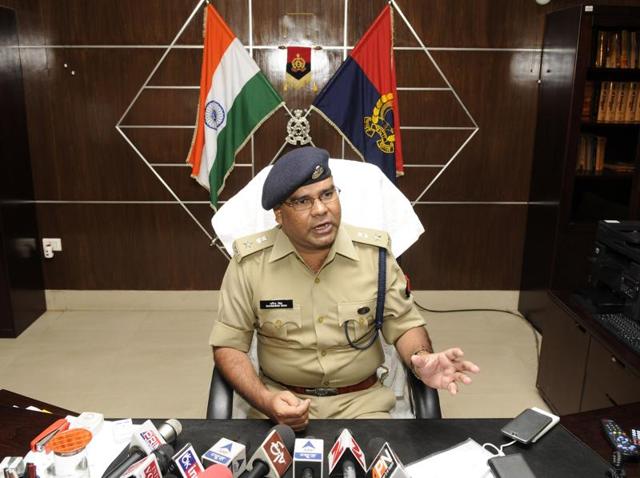 Operation Vajrapat was launched by newly appointed senior superintendent of police Dharmender Yadav (left) on June 3 to check crime in Noida.(Burhaan Kinu/Hindustan Times) Operation Vajrapat was launched by newly appointed senior superintendent of police Dharmender Yadav (left) on June 3 to check crime in Noida.(Burhaan Kinu/Hindustan Times)