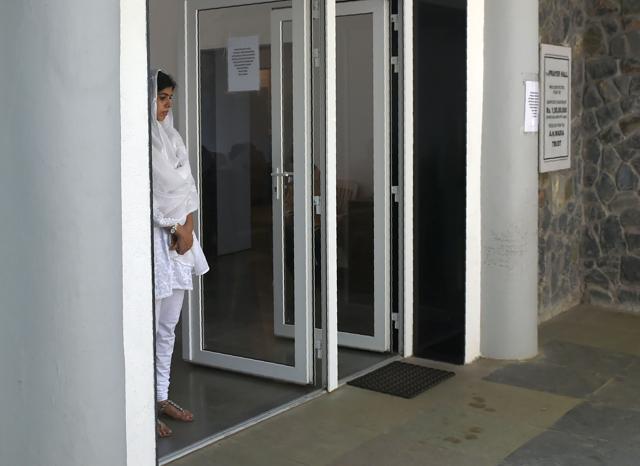 In this photo taken on May 10, 2016, mourners arrive for a funeral service at a Parsi prayer hall in Mumbai. (AFP) In this photo taken on May 10, 2016, mourners arrive for a funeral service at a Parsi prayer hall in Mumbai. (AFP)