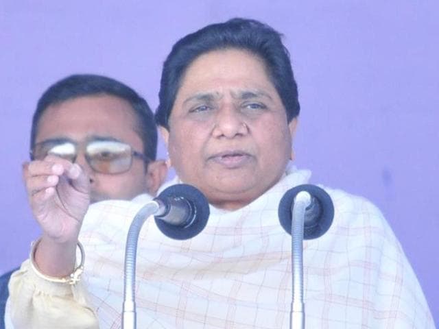 Bahujan Samaj Party chief Mayawati alleged there was a tacit understanding between the BJP and the SP over the Mathura violence.(HT File Photo)