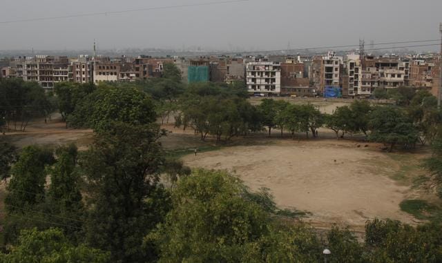 Locals said Yamuna flowed near Ashoka Park and it changed course over the years. (Sanchit Khanna / HT Photos)