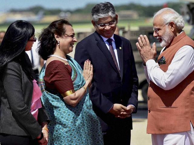 Prime Minister Narendra Modi meets Indian community people after his arrival at Andrews Air Force Base in Washington on Monday. (PTI) Prime Minister Narendra Modi meets Indian community people after his arrival at Andrews Air Force Base in Washington on Monday. (PTI)