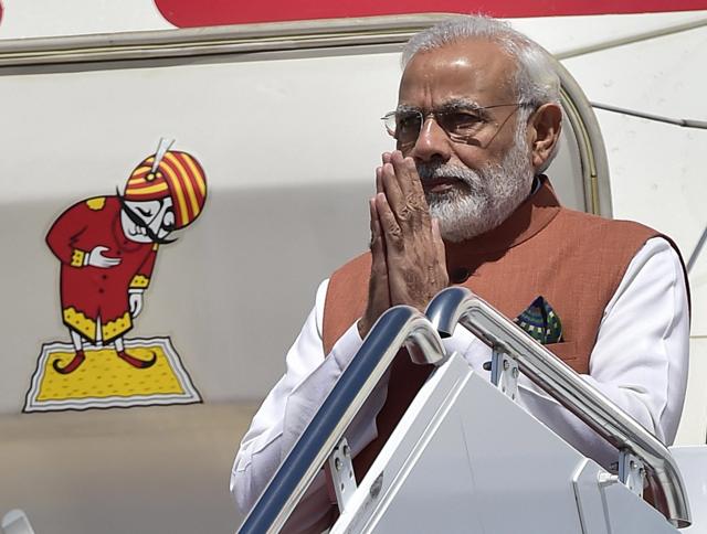 Washington: Prime Minister Narendra Modi gestures on his arrival at Joint Base Andrews (JBA), in Washington DC, USA on Monday. (PTI) Washington: Prime Minister Narendra Modi gestures on his arrival at Joint Base Andrews (JBA), in Washington DC, USA on Monday. (PTI)