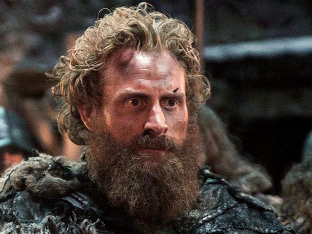 Euron Greyjoy sports a friendly mutton chop beard.(Photo: hbo.com)