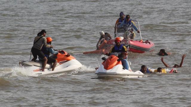 The  fire brigade has  11 permanent lifeguards  but they need help to man the city’s six beaches.   (Satyabrata Tripathy) 