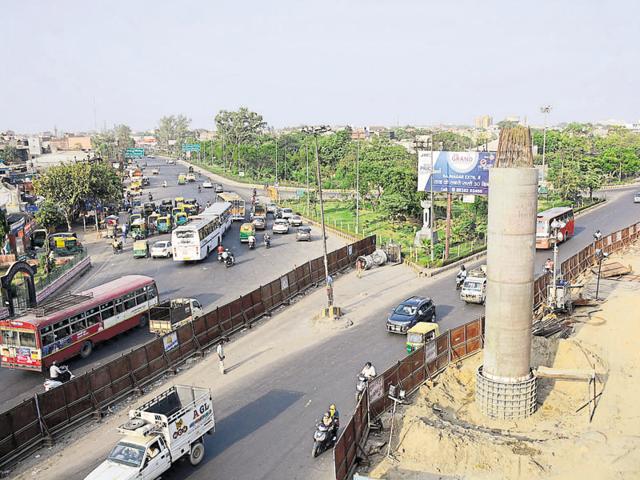 The GDA wants to provide faster commute between Noida and Ghaziabad by extending the Sector 62 metro line in Noida to Indirapuram in Ghaziabad. (Sakib Ali/HT Photo) The GDA wants to provide faster commute between Noida and Ghaziabad by extending the Sector 62 metro line in Noida to Indirapuram in Ghaziabad. (Sakib Ali/HT Photo)