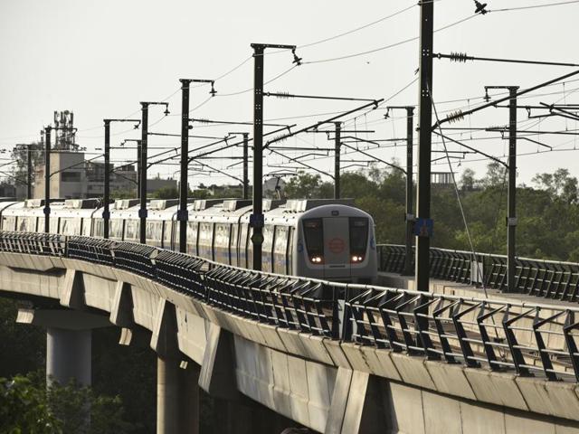 Delhi Metro Rail Corporation (DMRC) has started trial runs on a 3.5-km stretch between the Kalindi Kunj Depot and Okhla Vihar Metro stations of the Janakpuri West-Botanical Garden line -- the first in phase 3(Hindustan Times file)