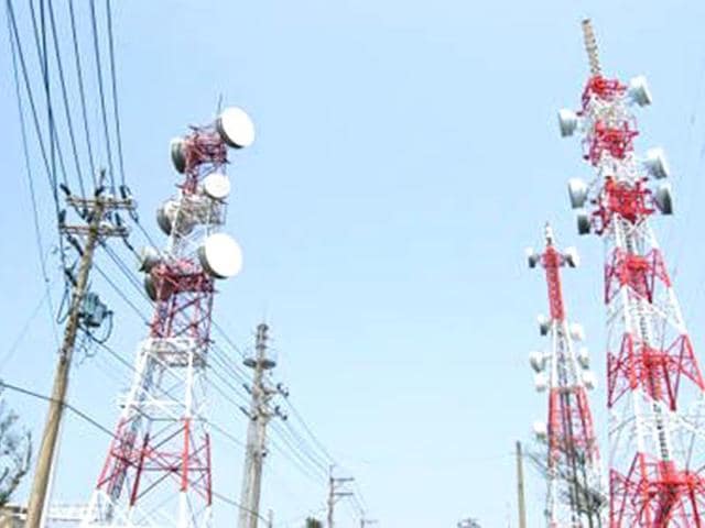 Trai has asked the government to amend a law to allow it to impose a penalty of up to Rs 10 crore on mobile operators and jail term of up to two years on their executives, for any violation of regulatory framework. (HT File Photo) Trai has asked the government to amend a law to allow it to impose a penalty of up to Rs 10 crore on mobile operators and jail term of up to two years on their executives, for any violation of regulatory framework. (HT File Photo)