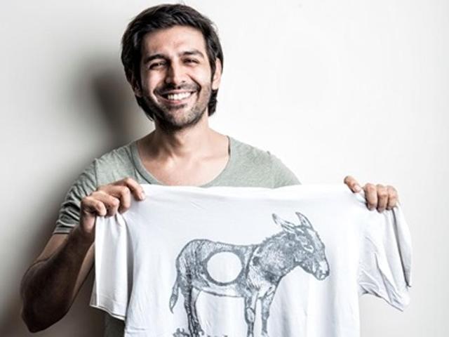 Kartik Aaryan is a fan of white T-shirts and owns about 15 of them.(Photo: Aalok Soni/HT)
