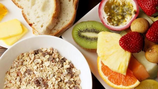 A healthy and balanced diet high in fruit and vegetables can help reduce the risk of cognitive decline. (Shutterstock) A healthy and balanced diet high in fruit and vegetables can help reduce the risk of cognitive decline. (Shutterstock)