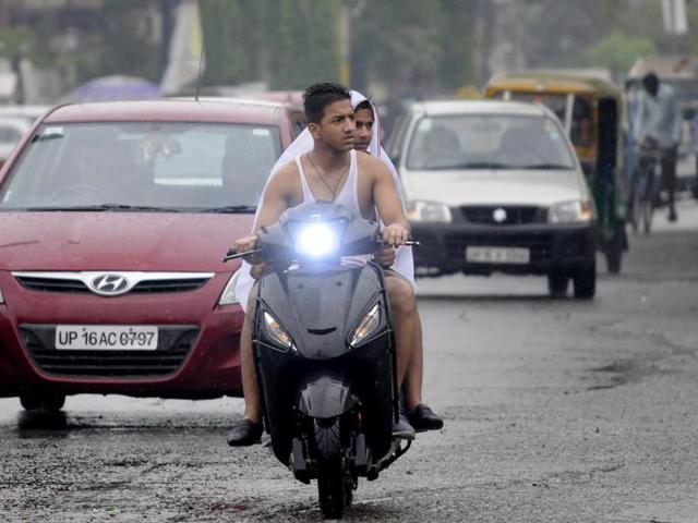 The drive was conducted for two hours and five teams were deployed at Model Town, Sector 15, Sector 37, Jhundpura and Sector 71. (Sunil Ghosh/HT file photo) The drive was conducted for two hours and five teams were deployed at Model Town, Sector 15, Sector 37, Jhundpura and Sector 71. (Sunil Ghosh/HT file photo)