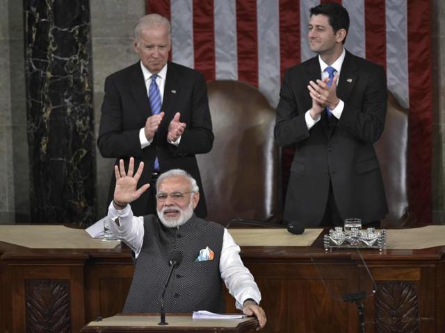 Prime Minister Narendra Modi waves before addressing a joint meeting of Congress on Capitol Hill in Washington, June 8, 2016(AP)