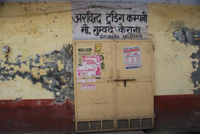 Closed house of Kairana`s former president of Vyapaar Sangh. The family shifted to Shamli after receiving letter for extortion money two years ago. (S Raju/HT Photo)