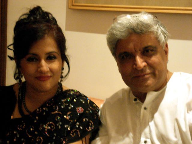 Madhushree is very thankful to writer Javed Akhtar. She says she wouldn’t have become Madhushree from Sujata Bhattacharya if he hadn’t backed her Bollywood debut.