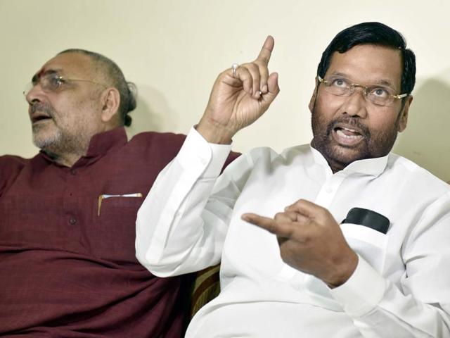 Union Minister Ram Vilas Paswan addresses the media in Amritsar. (Gurpreet Singh/HT file photo) Union Minister Ram Vilas Paswan addresses the media in Amritsar. (Gurpreet Singh/HT file photo)