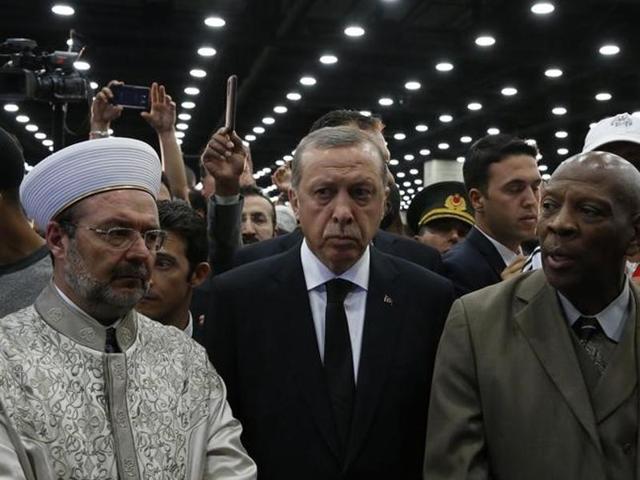 Turkey's President Recep Tayyip Erdogan and his wife Emine Erdogan visit Muhammad Ali Museum in Louisville. (AP Photo) Turkey's President Recep Tayyip Erdogan and his wife Emine Erdogan visit Muhammad Ali Museum in Louisville. (AP Photo)