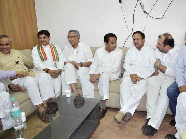Congress leader and MP Kamal Nath meeting with party MLAs in connection with the Rajya Sabha elections, in Bhopal on Thursday. (Mujeeb Faruqui/ HT photo) Congress leader and MP Kamal Nath meeting with party MLAs in connection with the Rajya Sabha elections, in Bhopal on Thursday. (Mujeeb Faruqui/ HT photo)