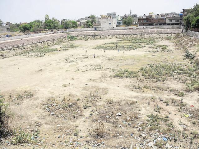 These 32 ponds are exclusive from the 40 that were recently identified in the four development blocks - Loni, Rajapur, Murad Nagar and Bojpur - for revival this year. (HT File) These 32 ponds are exclusive from the 40 that were recently identified in the four development blocks - Loni, Rajapur, Murad Nagar and Bojpur - for revival this year. (HT File)