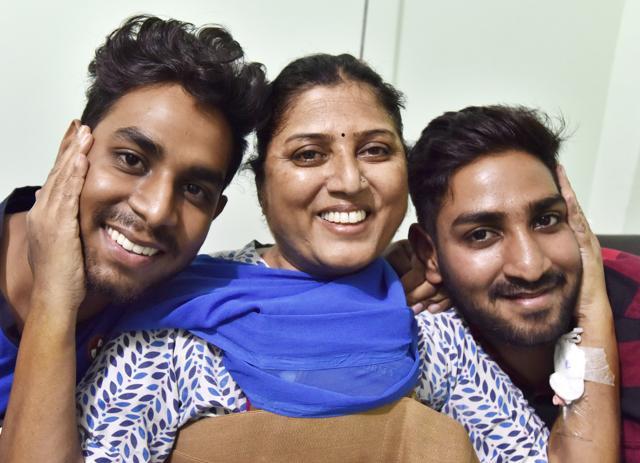 Delhi-resident Anita Verma, 47, is ecstatic that after being bed-ridden for three years, she finally got lucky to have received a heart for her transplantation surgery, from a 19-year-old donor in Indore. (Sanjeev Verma/HT Photo) Delhi-resident Anita Verma, 47, is ecstatic that after being bed-ridden for three years, she finally got lucky to have received a heart for her transplantation surgery, from a 19-year-old donor in Indore. (Sanjeev Verma/HT Photo)